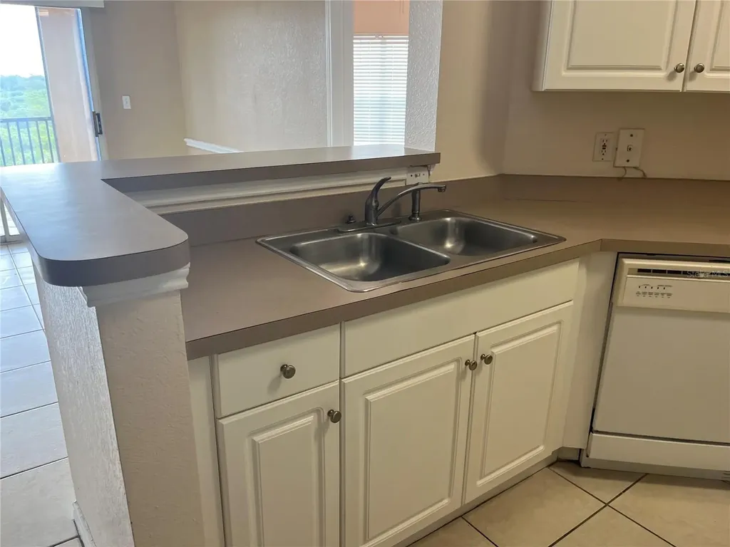 4305 Bayside Village Drive Tampa FL 33615