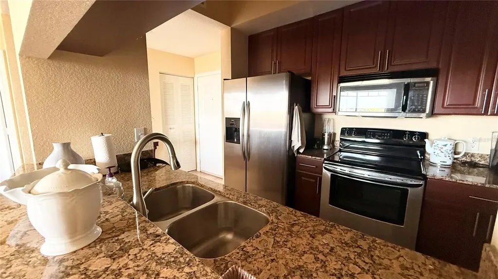 1064 N Tamiami Trail Sarasota FL 34236