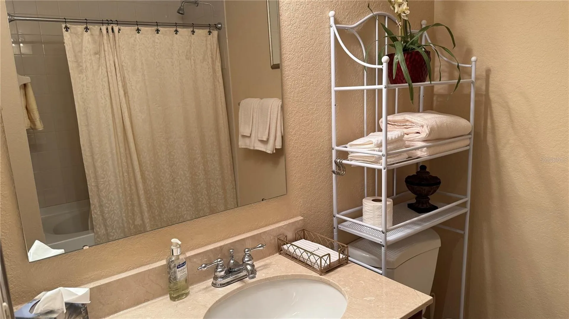 1064 N Tamiami Trail Sarasota FL 34236