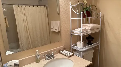 1064 N Tamiami Trail Sarasota FL 34236