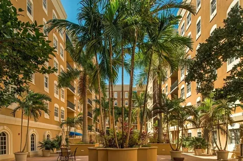 1064 N Tamiami Trail Sarasota FL 34236