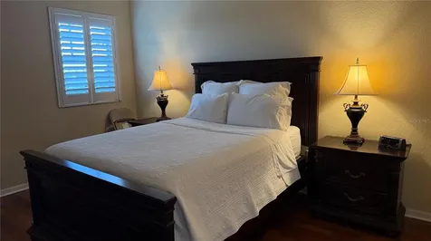 1064 N Tamiami Trail Sarasota FL 34236