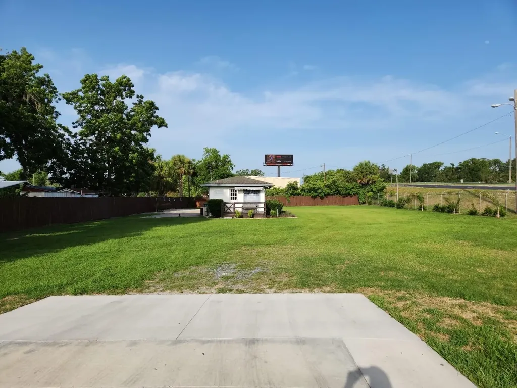 909 SW (hwy 200) 10th Street Ocala FL 34471