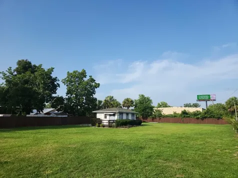 909 SW (hwy 200) 10th Street Ocala FL 34471