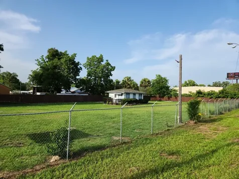 909 SW (hwy 200) 10th Street Ocala FL 34471