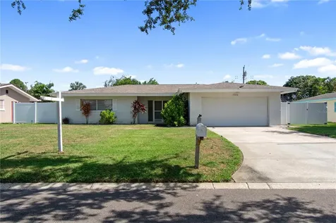 13898 Jamaica Drive Seminole FL 33776