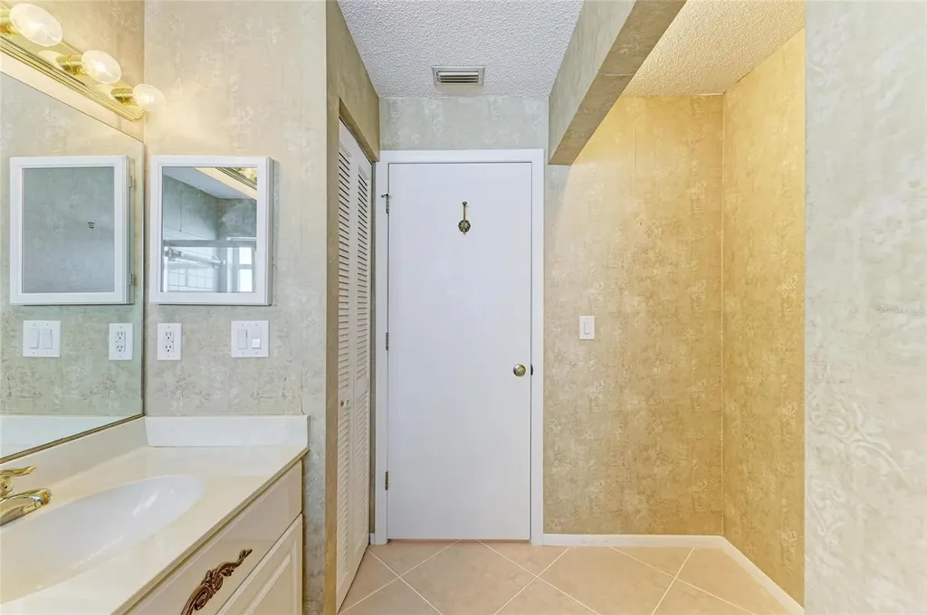 4227 Placid Drive Sarasota FL 34243