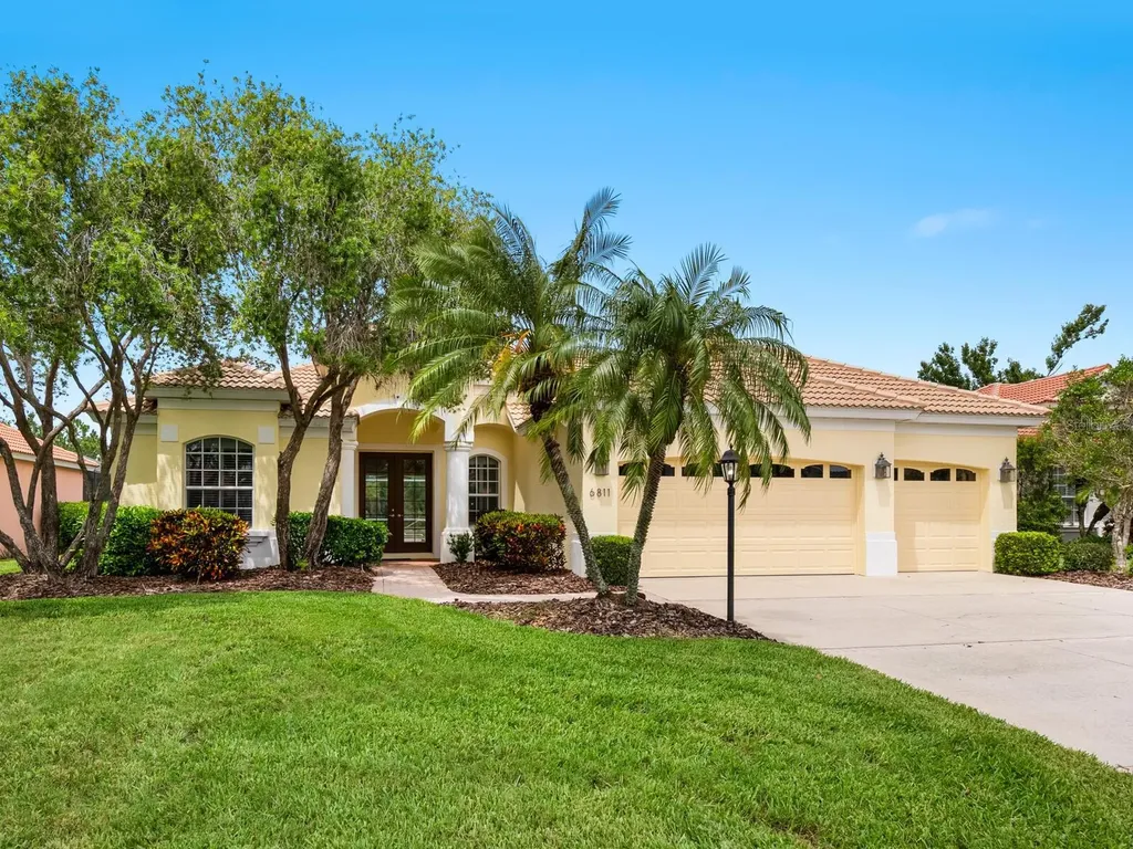 6811 Honeysuckle Trail Lakewood Ranch FL 34202