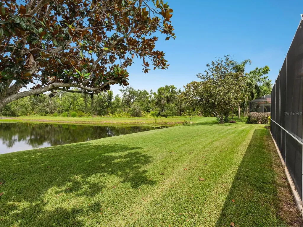 6811 Honeysuckle Trail Lakewood Ranch FL 34202