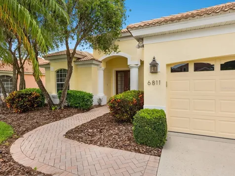 6811 Honeysuckle Trail Lakewood Ranch FL 34202