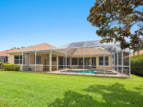 6811 Honeysuckle Trail Lakewood Ranch FL 34202