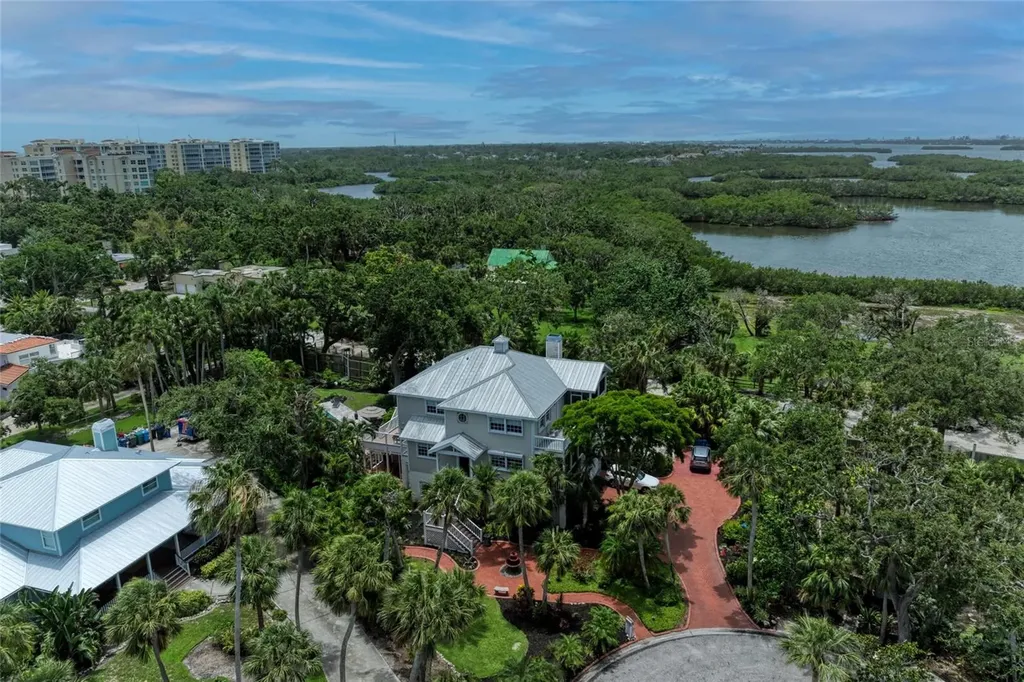 8963 Fishermens Bay Drive Sarasota FL 34231