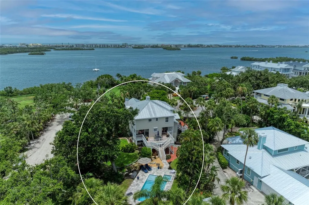 8963 Fishermens Bay Drive Sarasota FL 34231