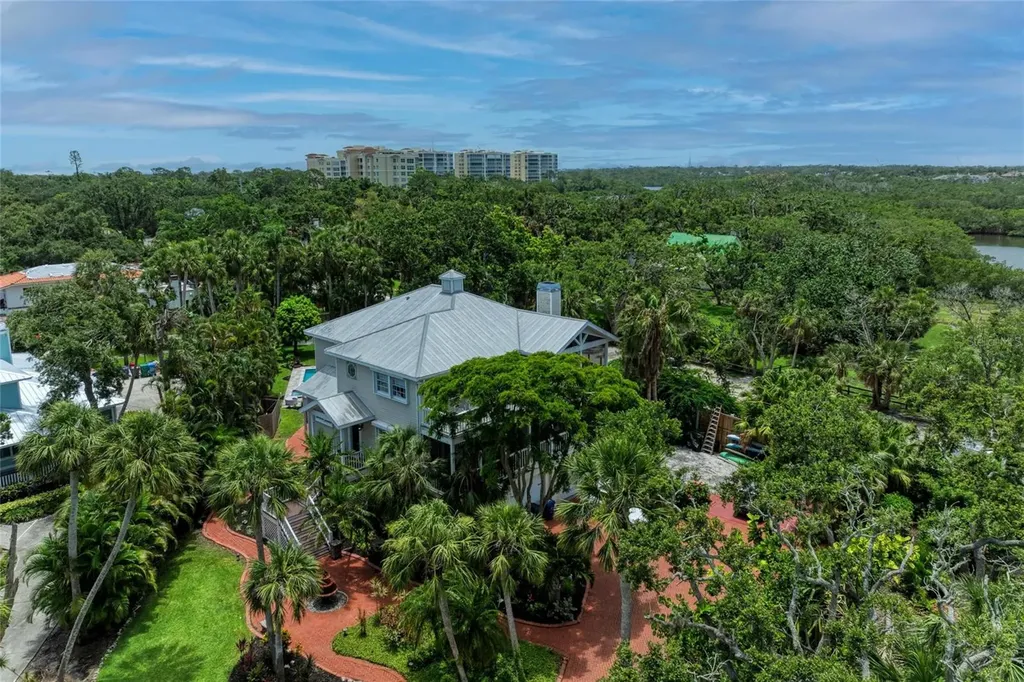 8963 Fishermens Bay Drive Sarasota FL 34231