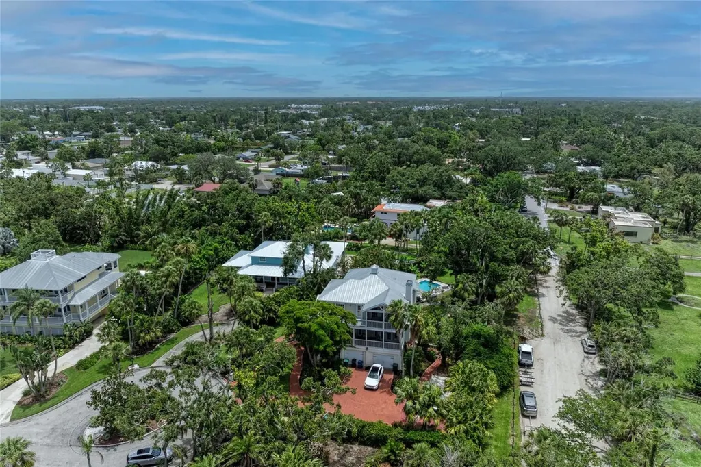 8963 Fishermens Bay Drive Sarasota FL 34231