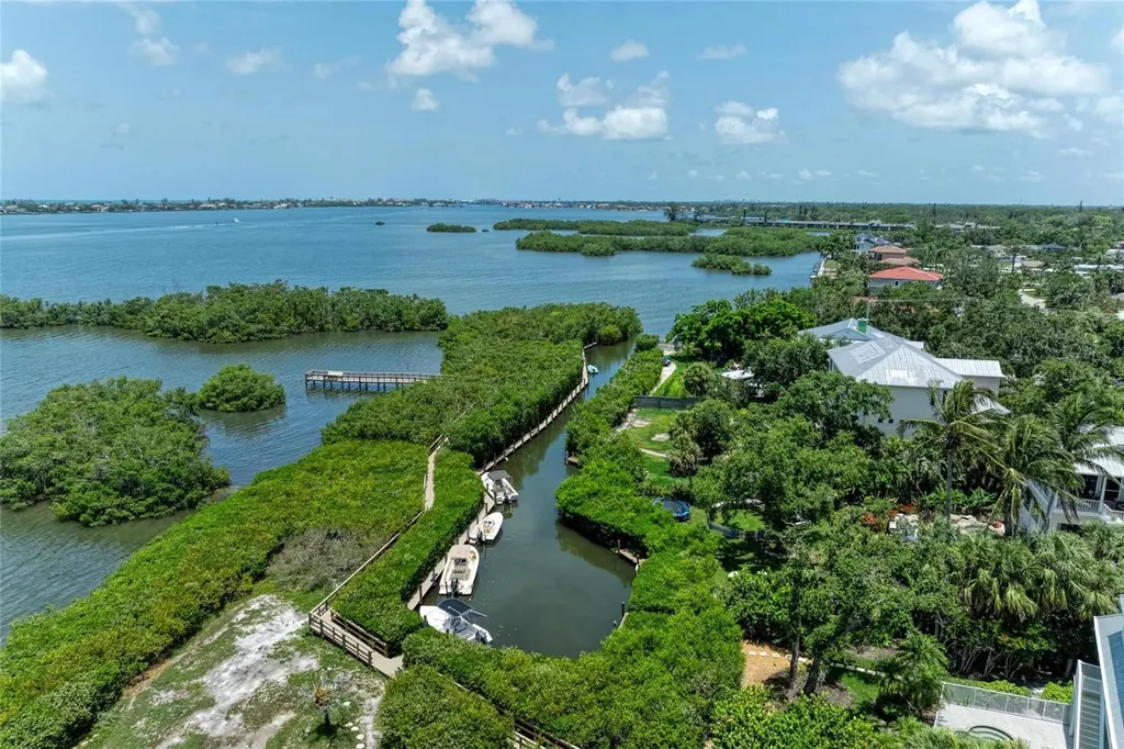 8963 Fishermens Bay Drive Sarasota FL 34231