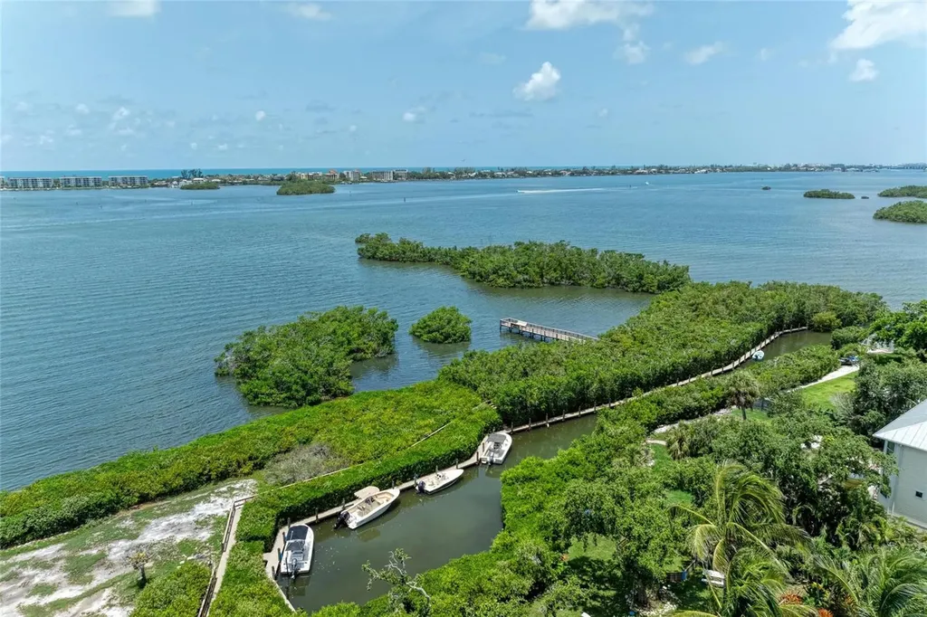 8963 Fishermens Bay Drive Sarasota FL 34231