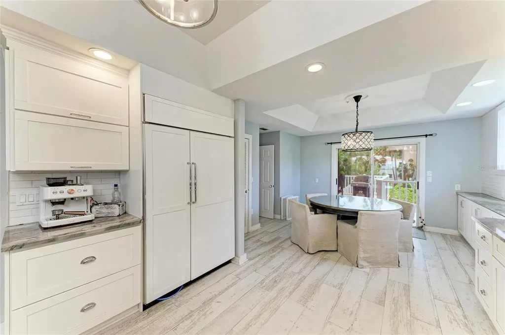 8963 Fishermens Bay Drive Sarasota FL 34231