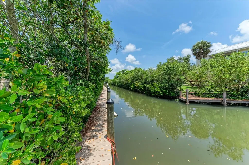 8963 Fishermens Bay Drive Sarasota FL 34231