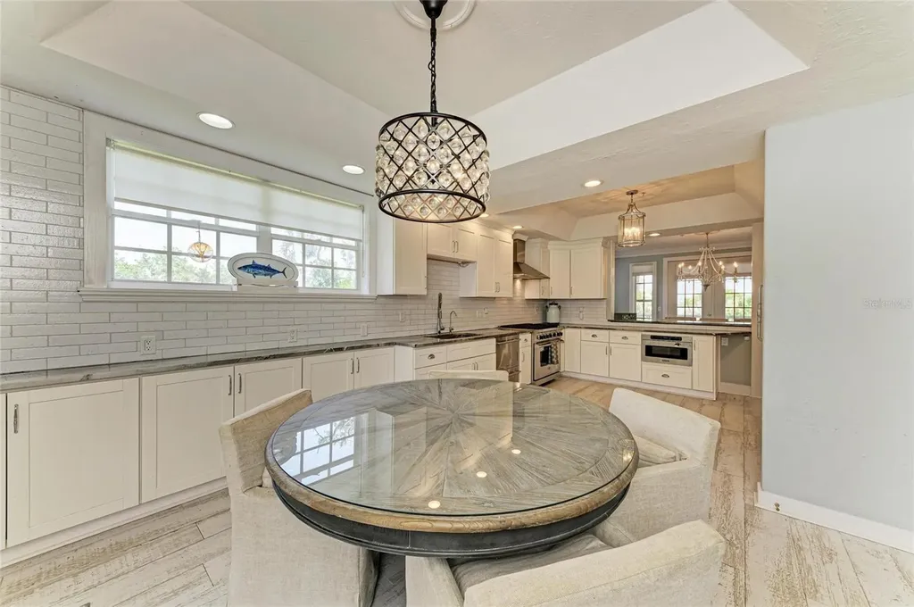 8963 Fishermens Bay Drive Sarasota FL 34231