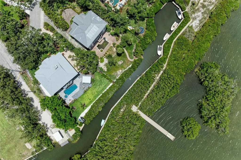 8963 Fishermens Bay Drive Sarasota FL 34231
