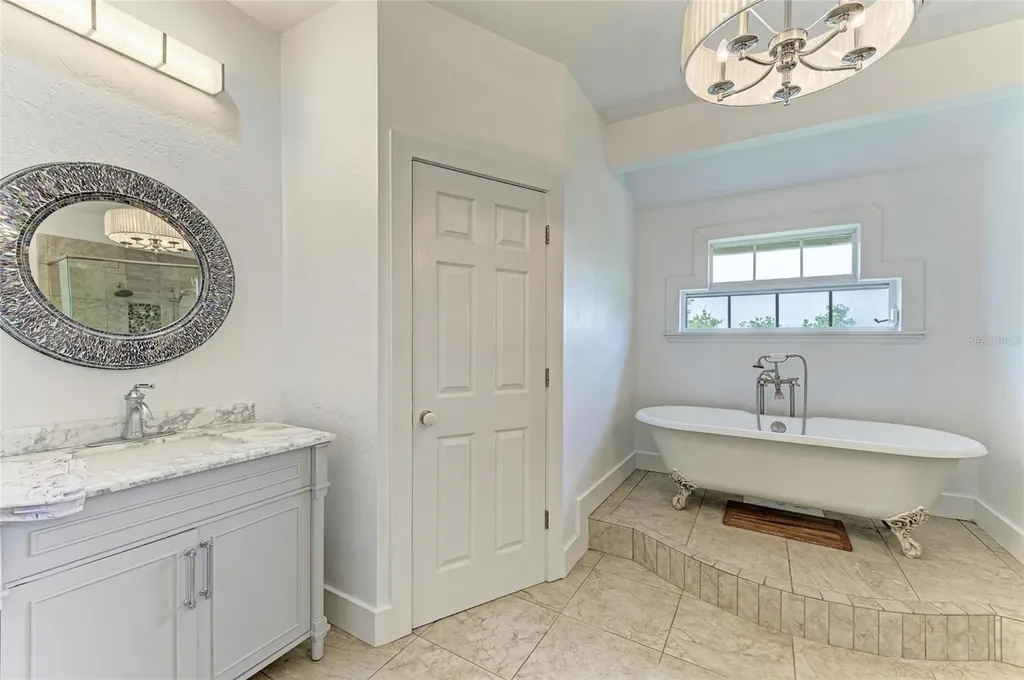 8963 Fishermens Bay Drive Sarasota FL 34231