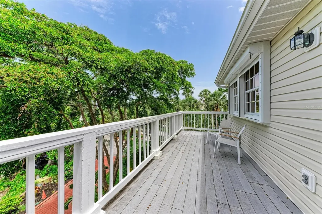 8963 Fishermens Bay Drive Sarasota FL 34231