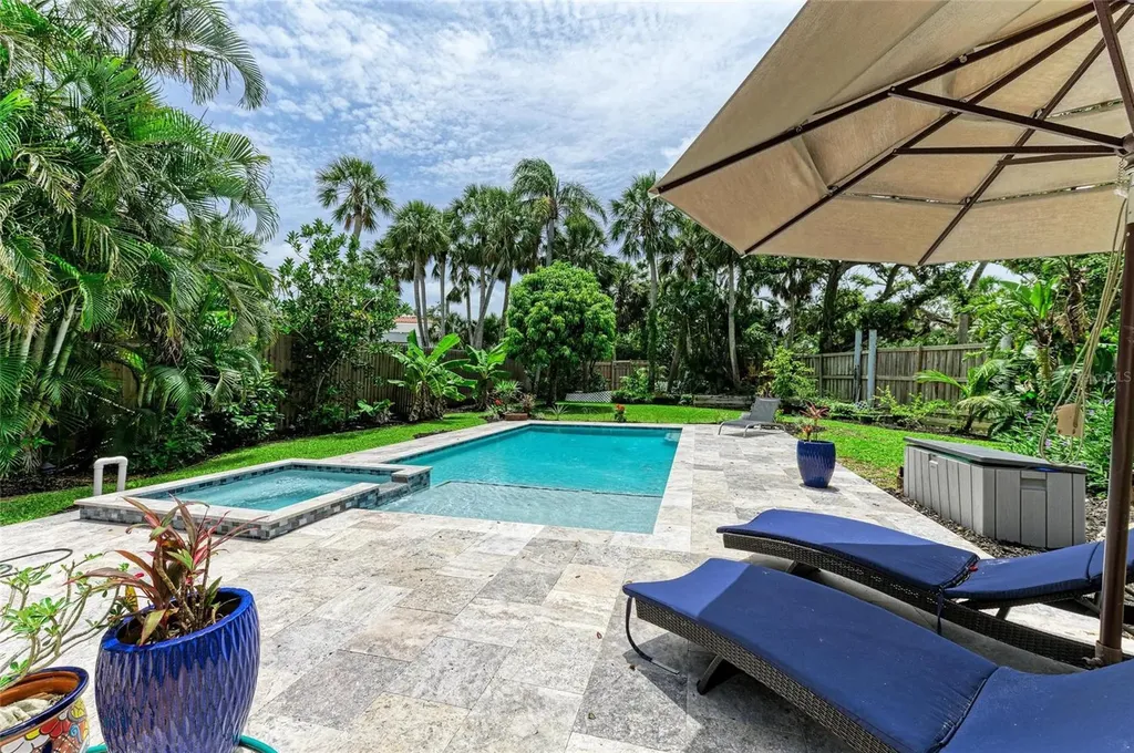 8963 Fishermens Bay Drive Sarasota FL 34231