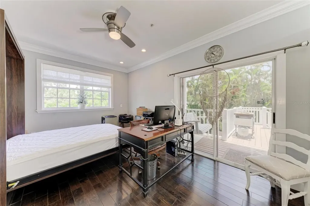 8963 Fishermens Bay Drive Sarasota FL 34231