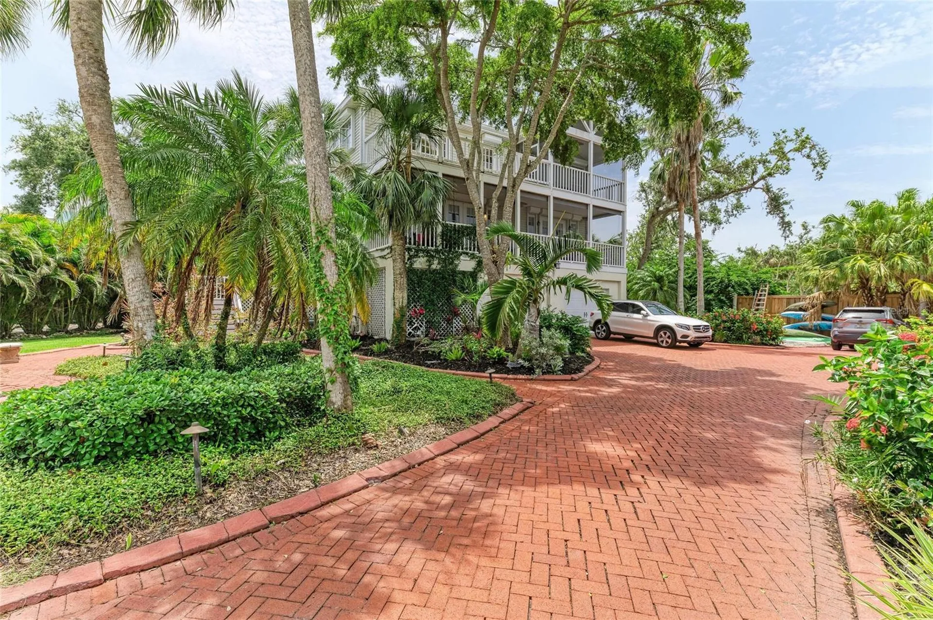 8963 Fishermens Bay Drive Sarasota FL 34231