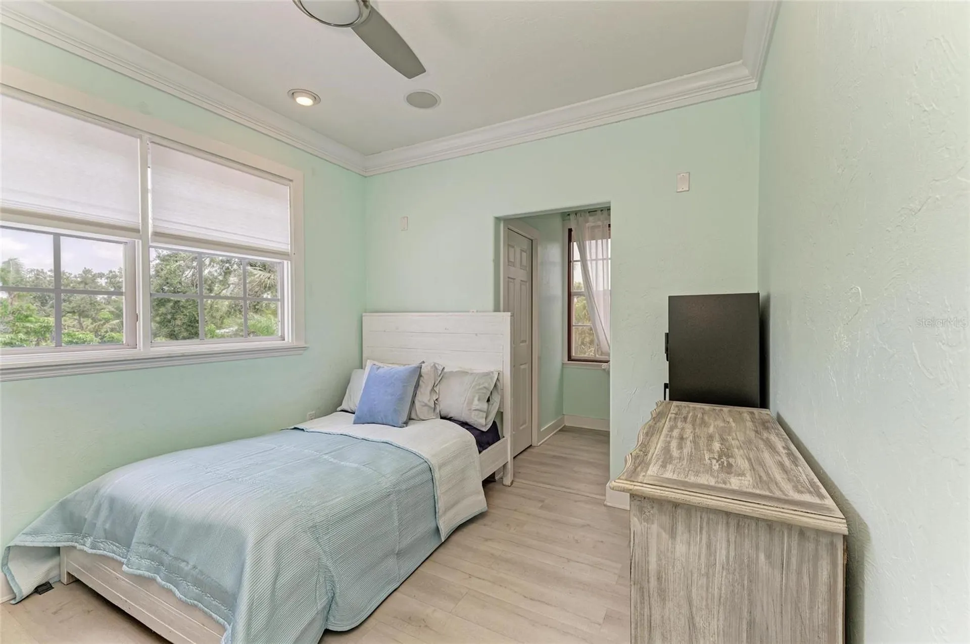 8963 Fishermens Bay Drive Sarasota FL 34231