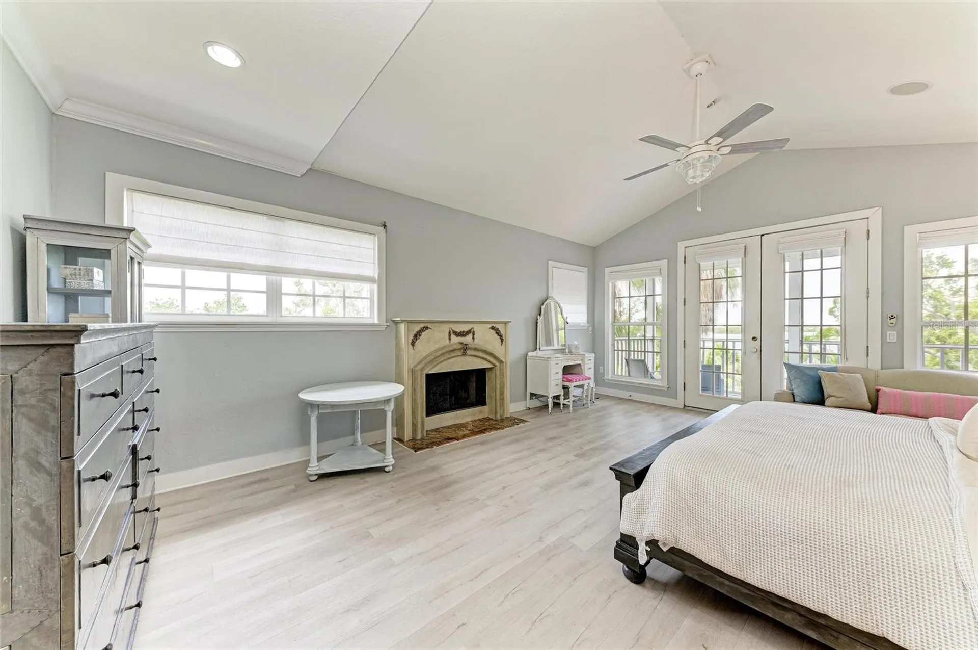 8963 Fishermens Bay Drive Sarasota FL 34231
