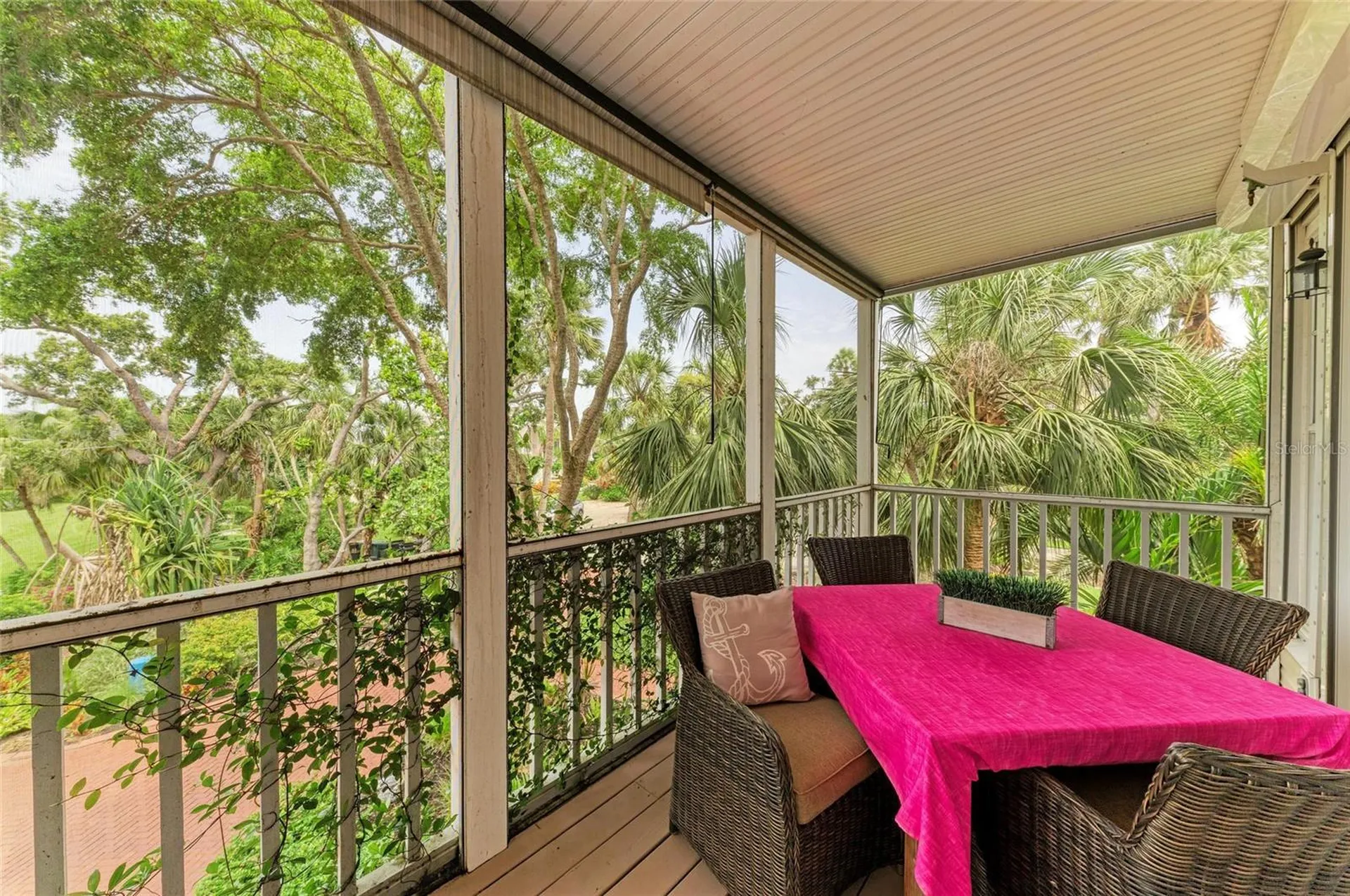 8963 Fishermens Bay Drive Sarasota FL 34231