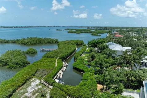 8963 Fishermens Bay Drive Sarasota FL 34231