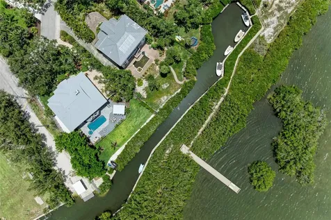 8963 Fishermens Bay Drive Sarasota FL 34231