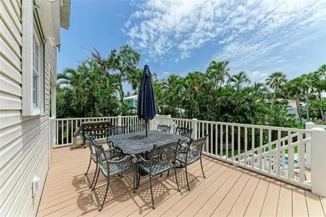 8963 Fishermens Bay Drive Sarasota FL 34231