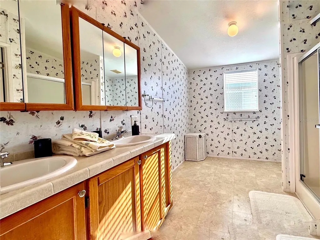 250 S Port Royal Lane Apollo Beach FL 33572
