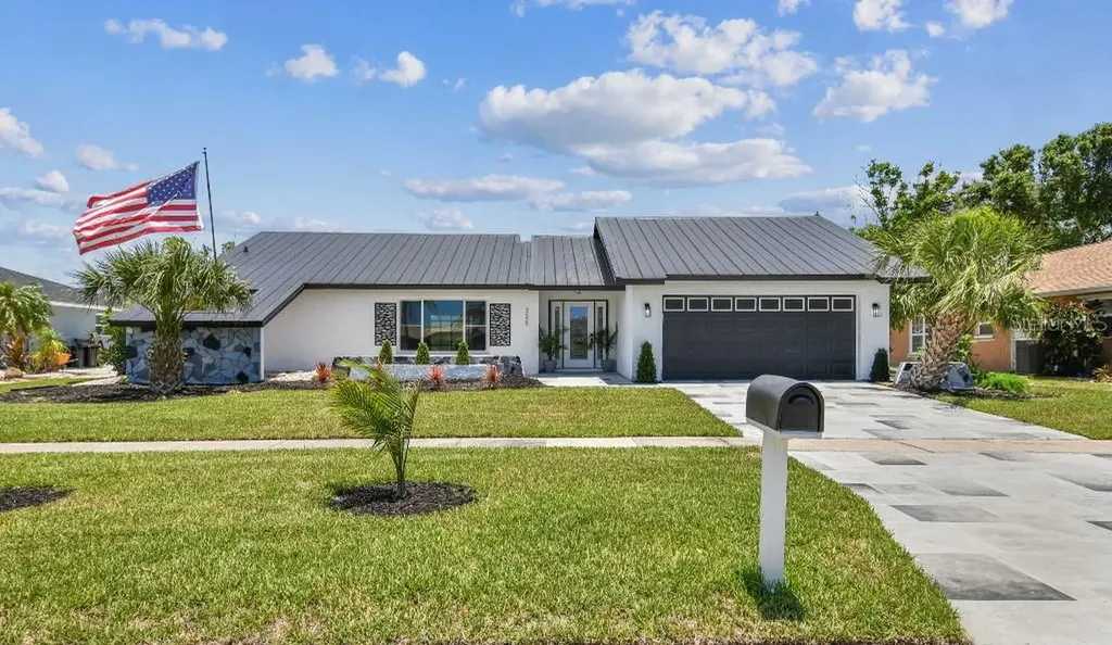 325 Gladstone Boulevard Englewood FL 34223
