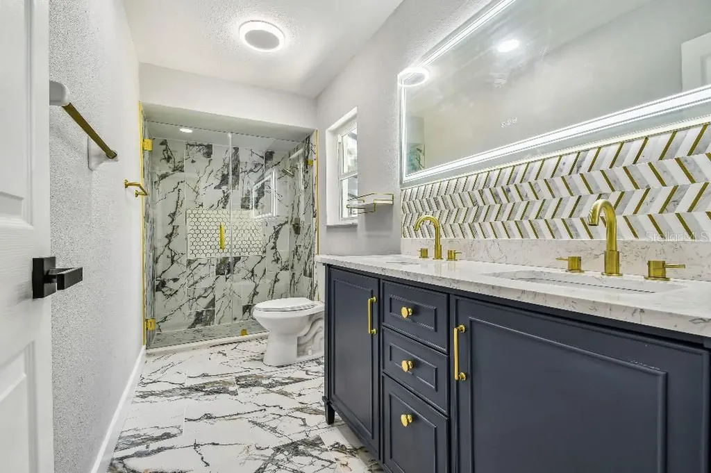 325 Gladstone Boulevard Englewood FL 34223