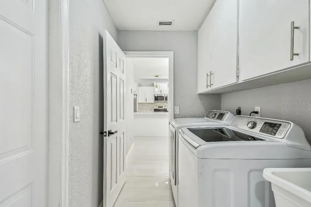 325 Gladstone Boulevard Englewood FL 34223