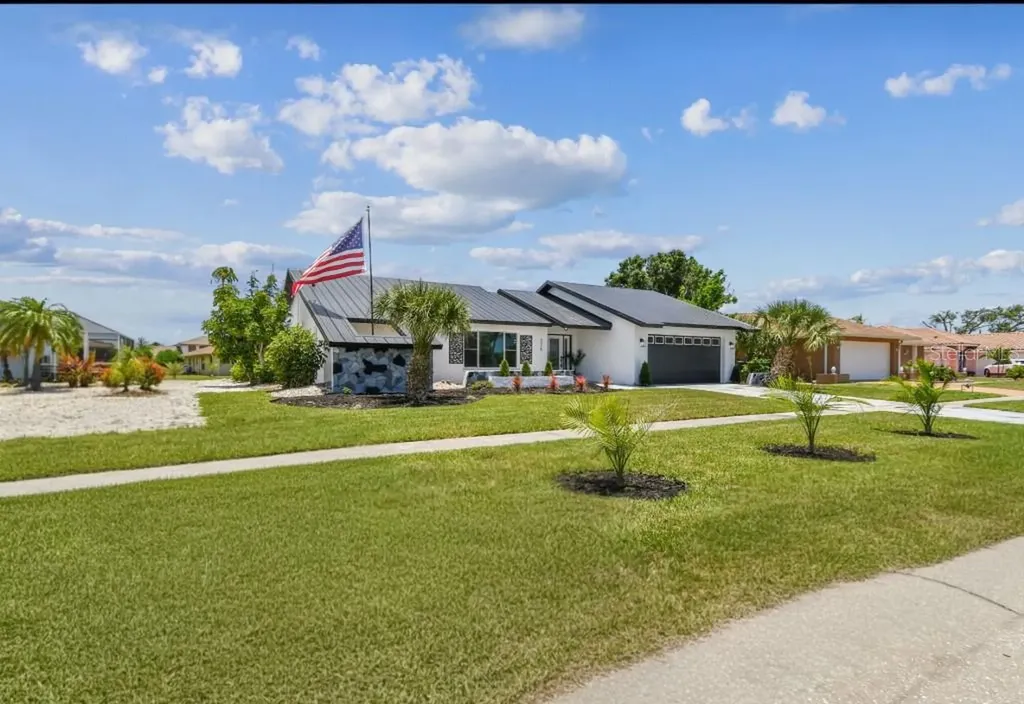 325 Gladstone Boulevard Englewood FL 34223