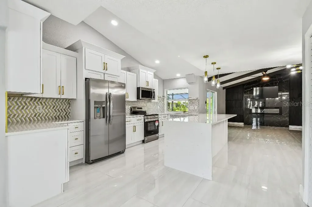 325 Gladstone Boulevard Englewood FL 34223