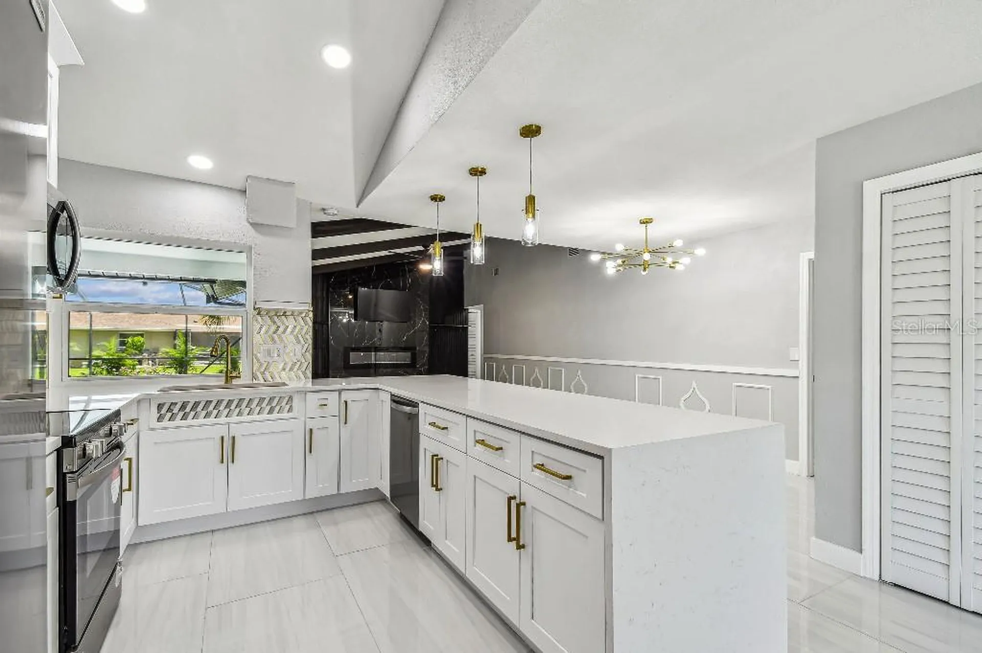 325 Gladstone Boulevard Englewood FL 34223