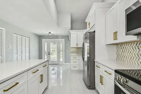325 Gladstone Boulevard Englewood FL 34223