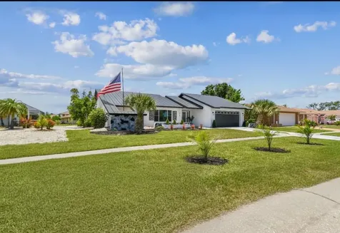 325 Gladstone Boulevard Englewood FL 34223