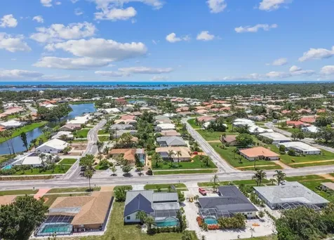 325 Gladstone Boulevard Englewood FL 34223
