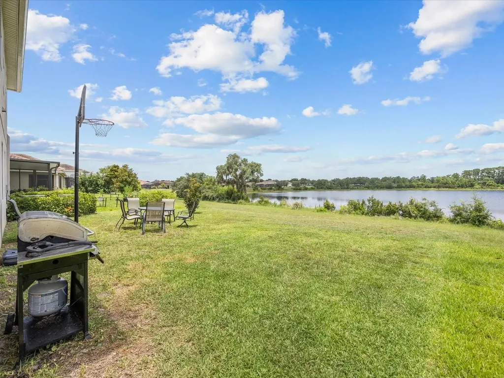 2105 Lake Side Avenue Davenport FL 33837