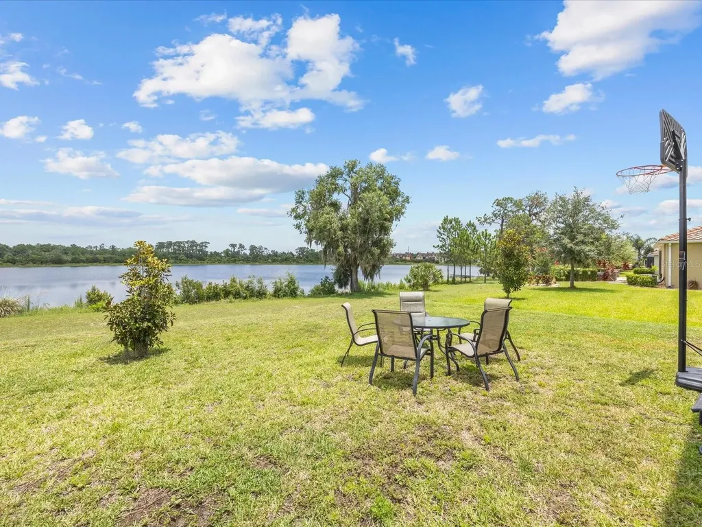 2105 Lake Side Avenue Davenport FL 33837