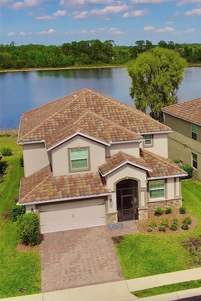 2105 Lake Side Avenue Davenport FL 33837