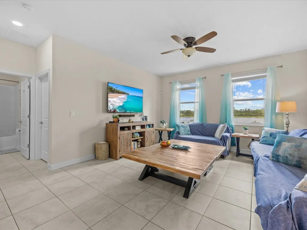 2105 Lake Side Avenue Davenport FL 33837